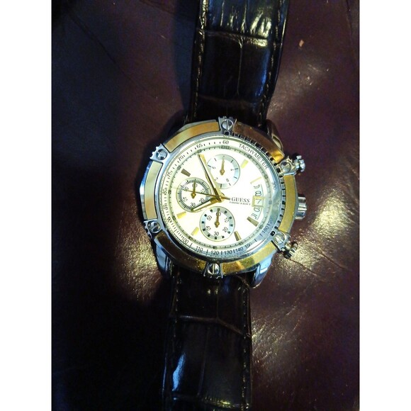 GUESS Genuine Leather Brown Croc Band Waterpro 300 Ft. Stainless Steel Face... - Picture 3 of 7